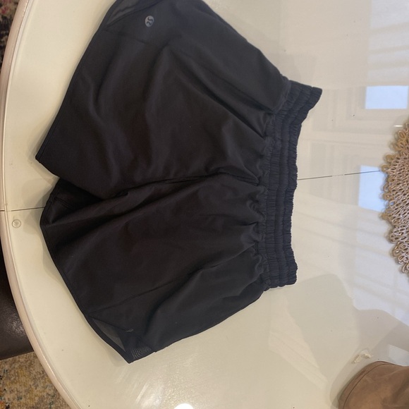 LULULEMON Hotty Hot Black Shorts Size 4 - Picture 3 of 6